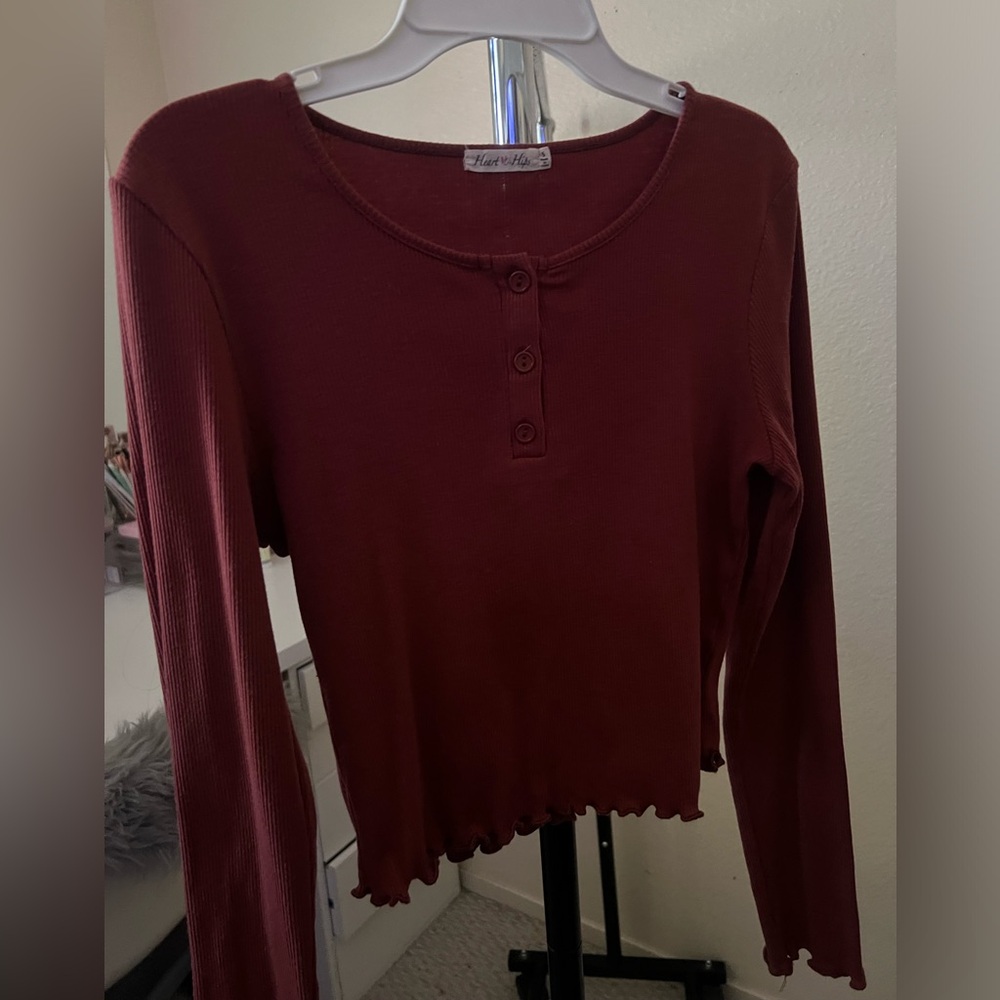 Long sleeve burgundy top